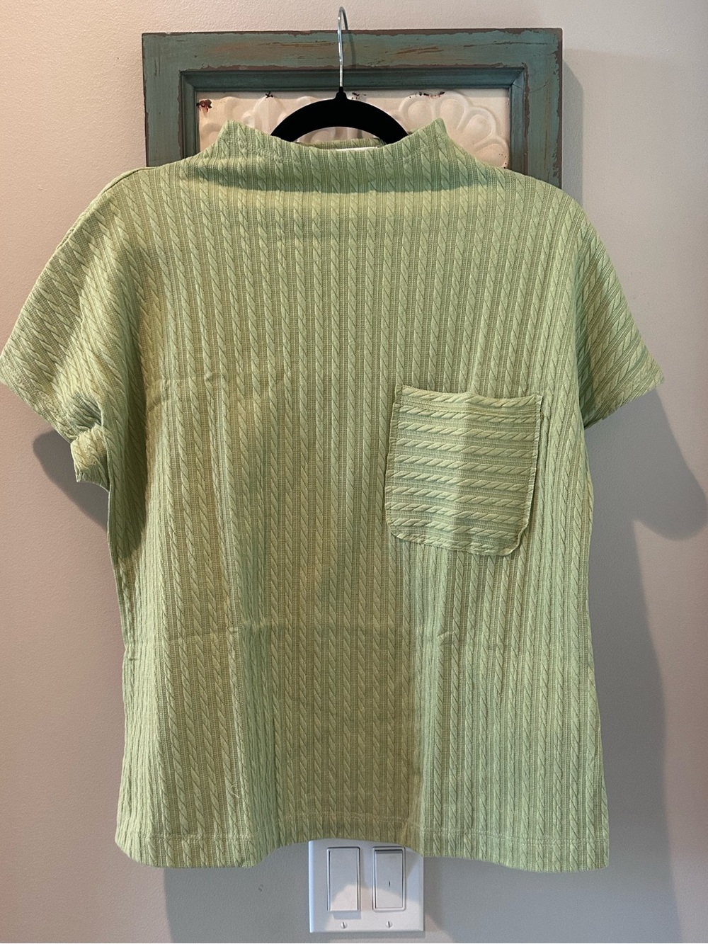 Ces Femme Light Green Short-Sleeve Pocket Tee